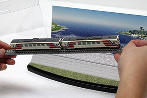 鉄道模型ディスプレイ展示時の車両固定法の紹介画像
